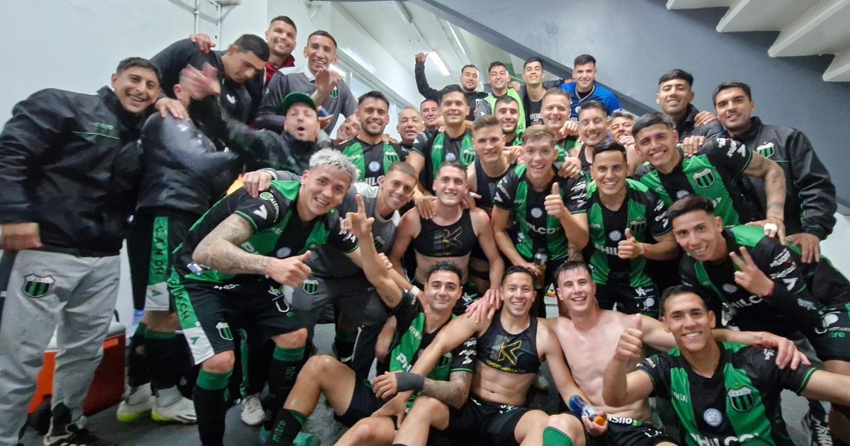 Chicago sigue soñando con el ascenso: triunfazo y otra vez líder