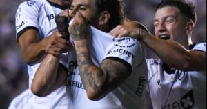 El duro fracaso de Colón: sin ascenso y otro año en la Primera Nacional